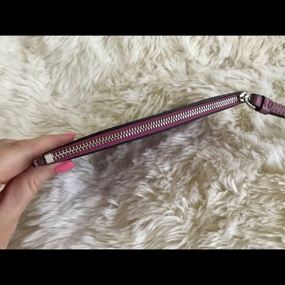 SOLD - Coach Fuschia Glitter Wristlet - NWT - Picture 9 of 10